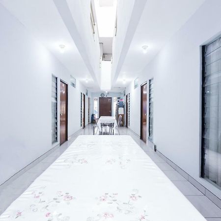 Готель Super Oyo 1516 Cemara Gading Syariah Богор Екстер'єр фото